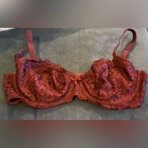 Lace Underwire Bra in Burgundy